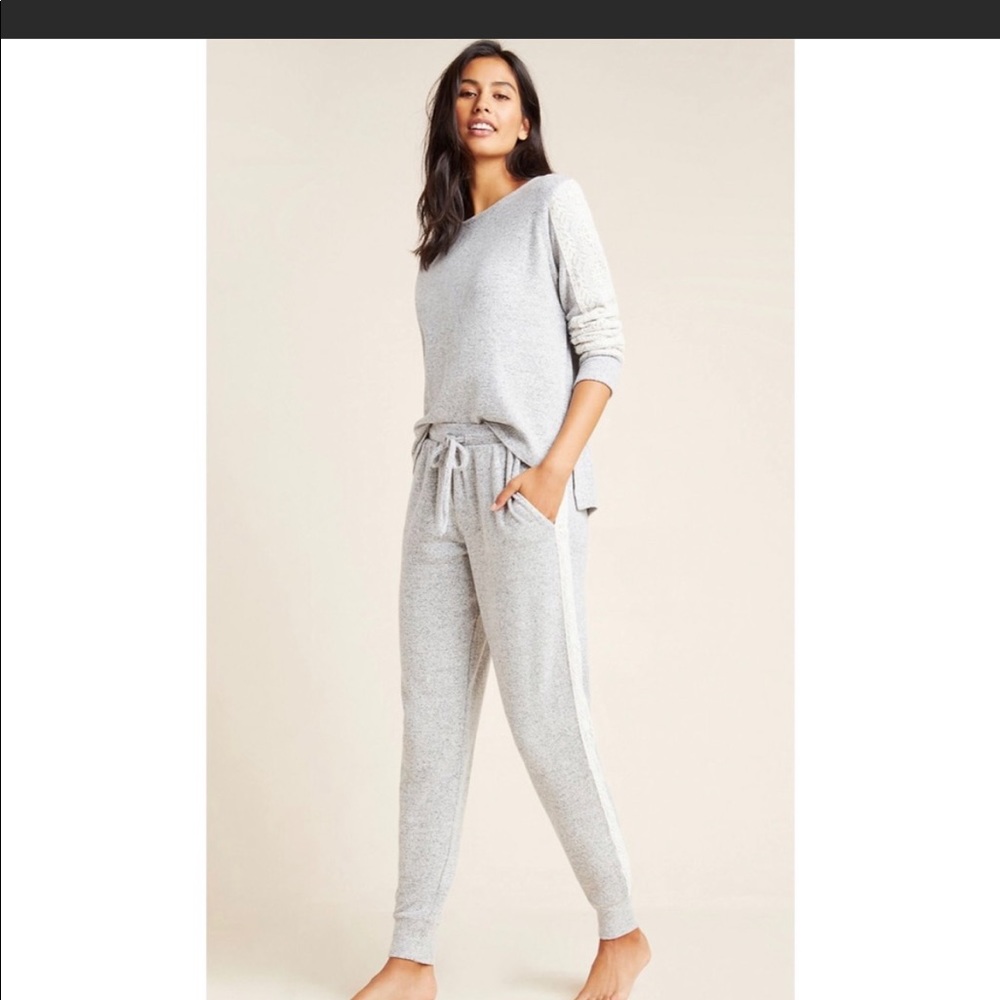 NWT 2-piece lounge set, gray